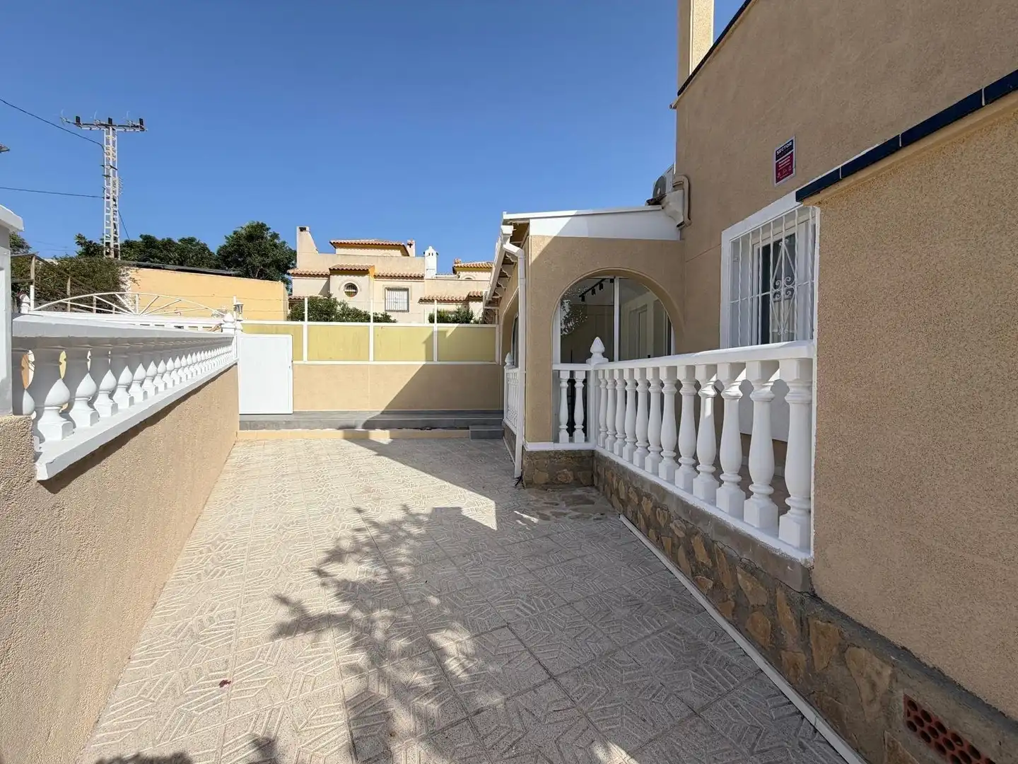 Vista exterior de Finca rústica en venta en Torrevieja con Calefacción, Jardín privado y Piscina