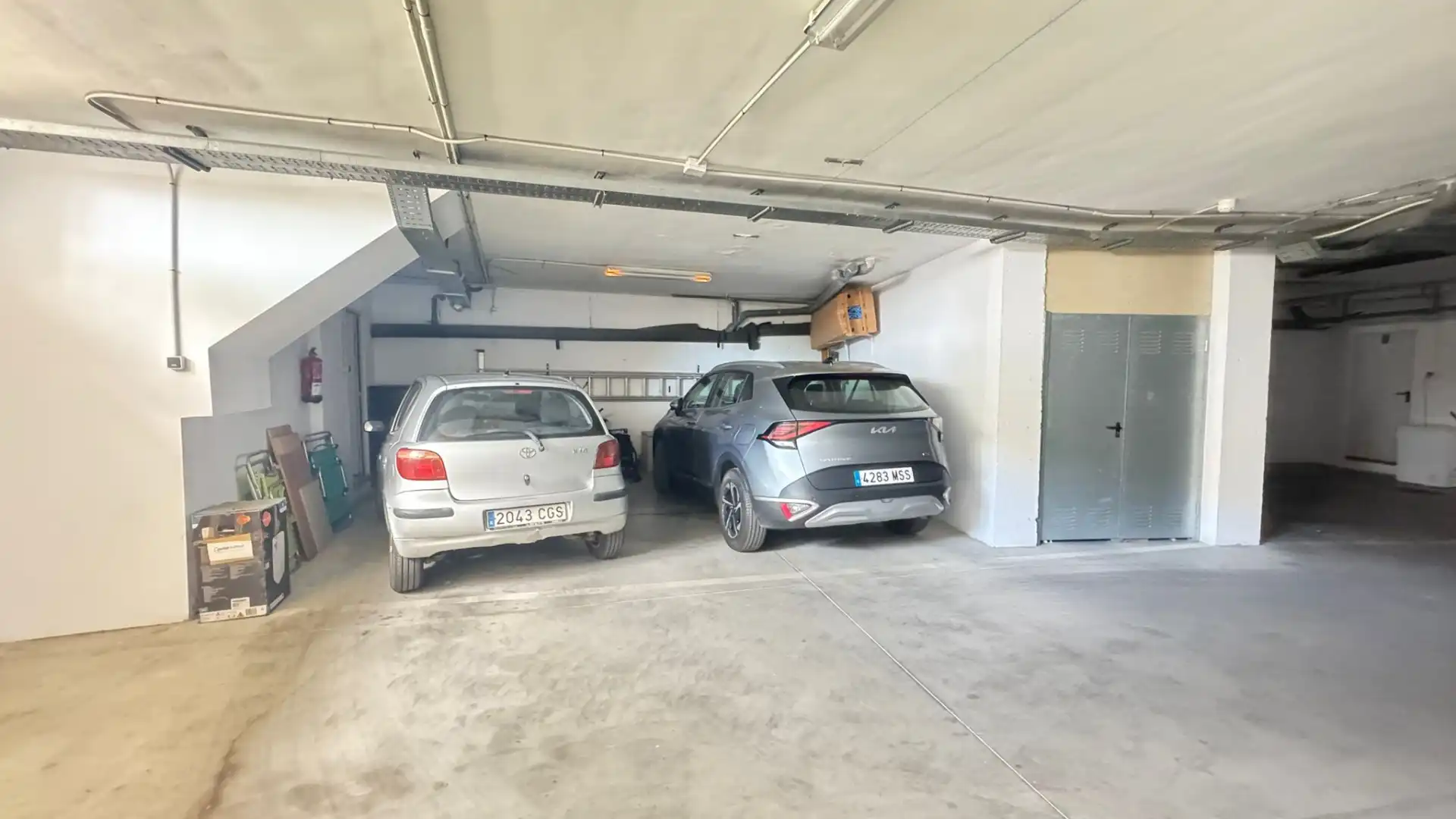 Aparcament de Casa adosada en venda en Estepona amb Aire condicionat, Calefacció i Terrassa