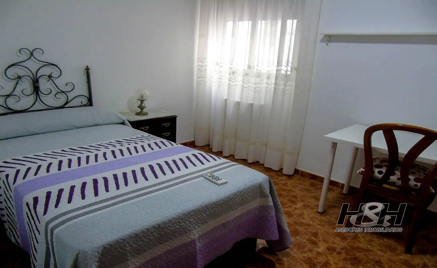 Schlafzimmer von Wohnung zur Miete in Burjassot mit Klimaanlage, Heizung und Möbliert
