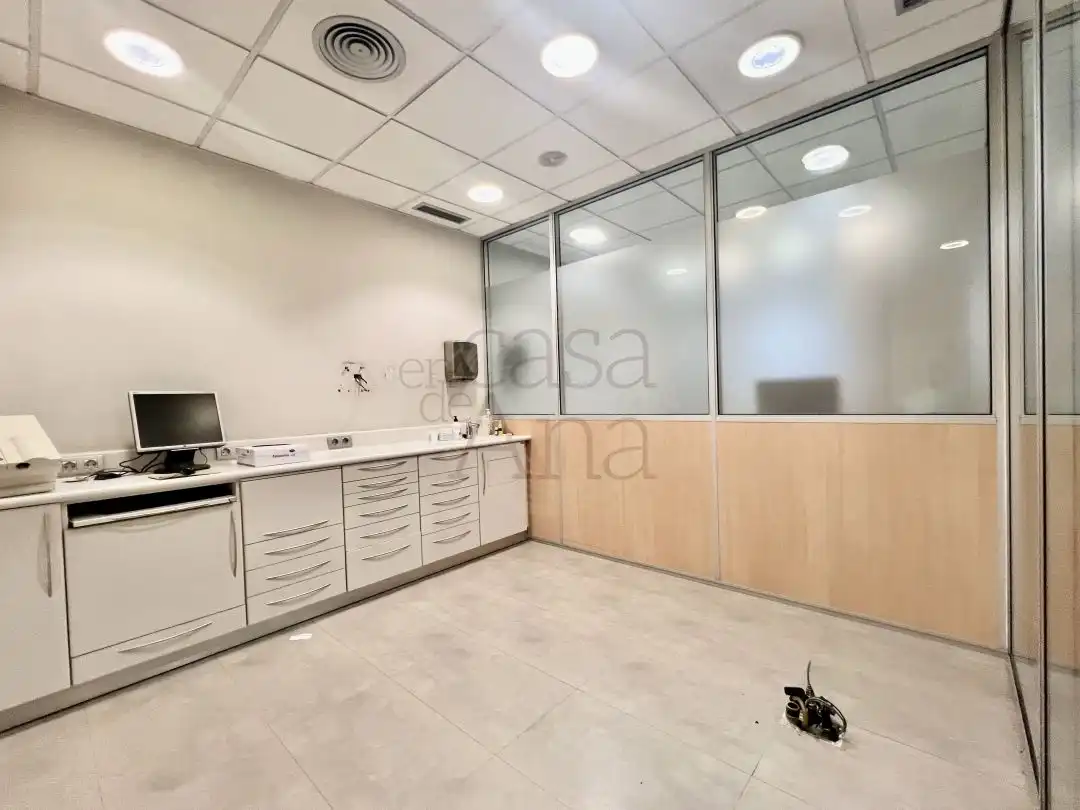 Bureau avec ascenseur à louer à Avda. Madariaga, imagen 10