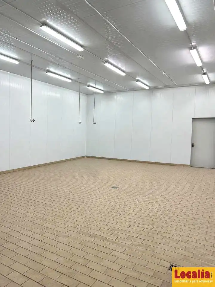 Nave industrial en venta en Cartes
