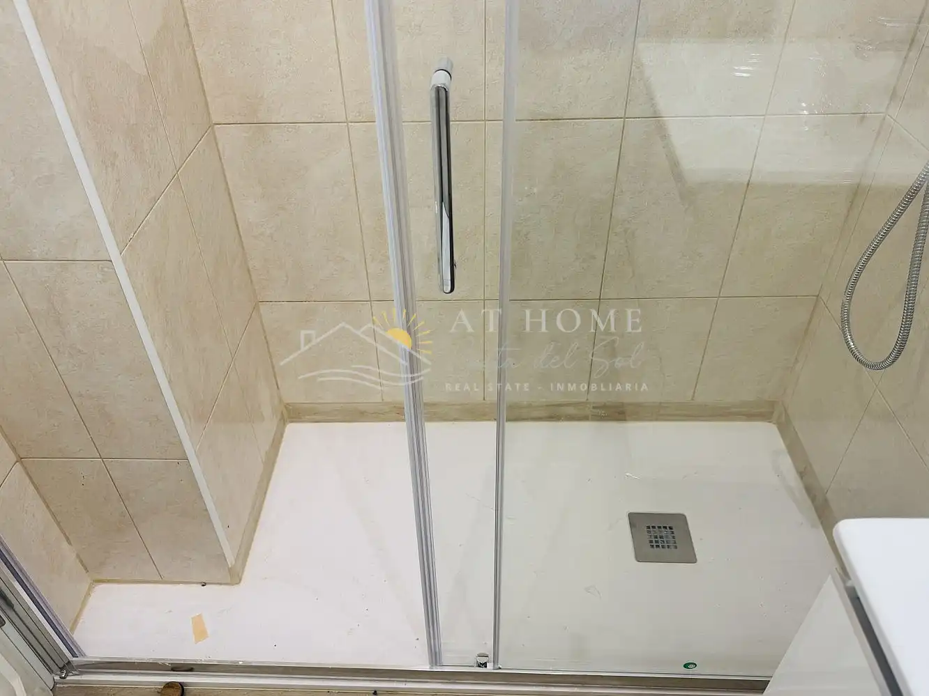 Bany de Apartament en venda en Nerja amb Terrassa, Piscina i Forn