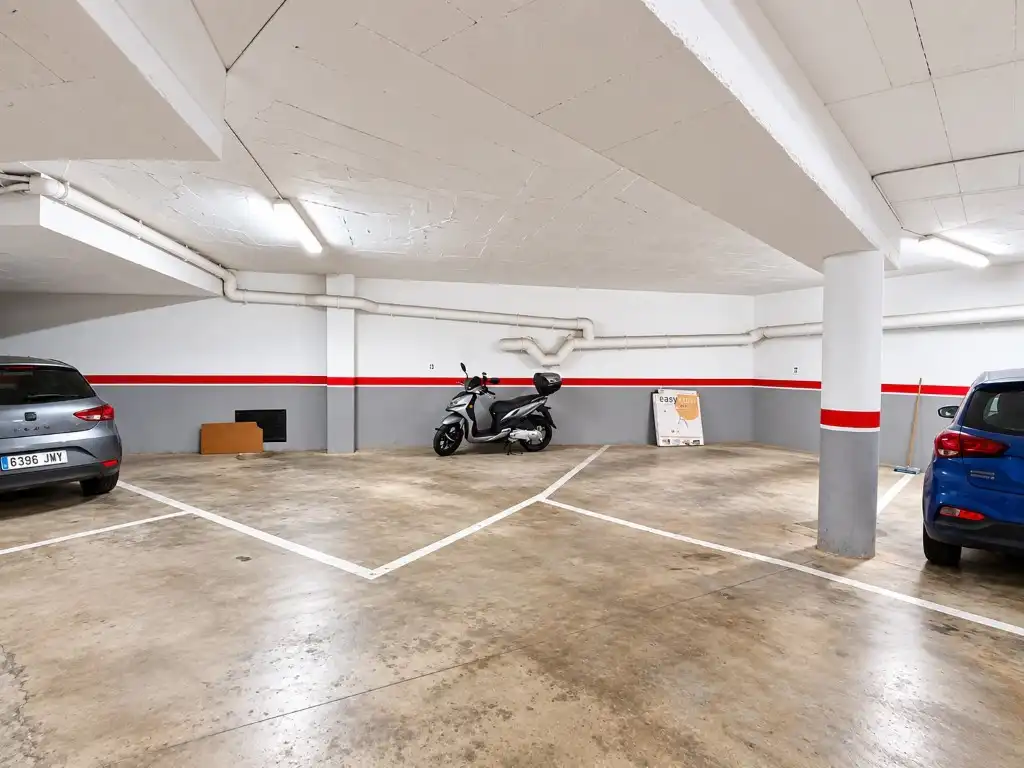 Parking de Piso en venta en Les Clotes