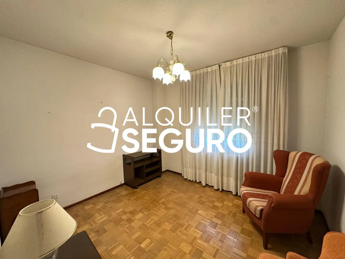 Sala d'estar de Pis de lloguer en Madrid amb Calefacció, Terrassa i Moblat