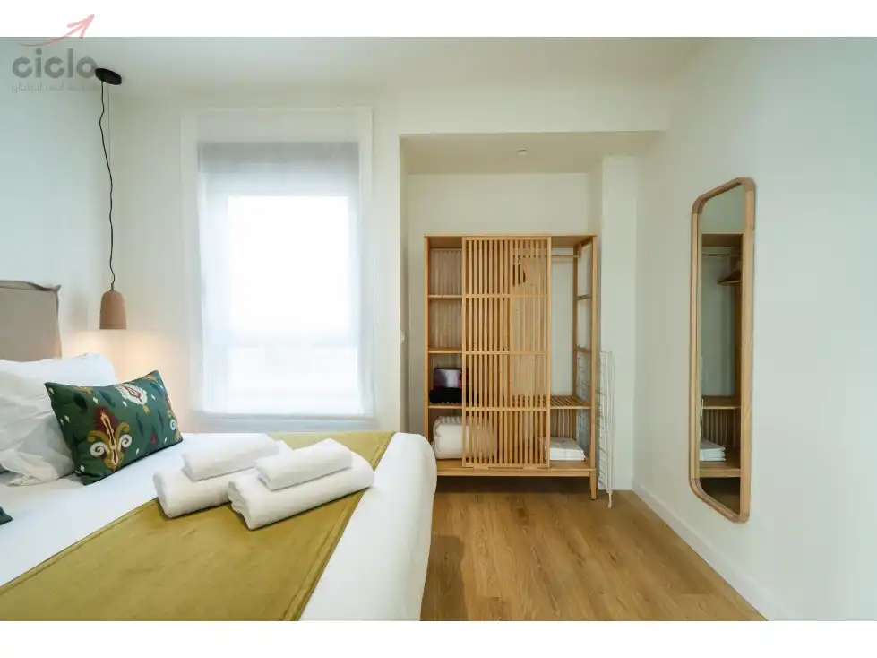Bedroom of Flat for sale in Sevilla  with Terrace, Swimming Pool and Furnished