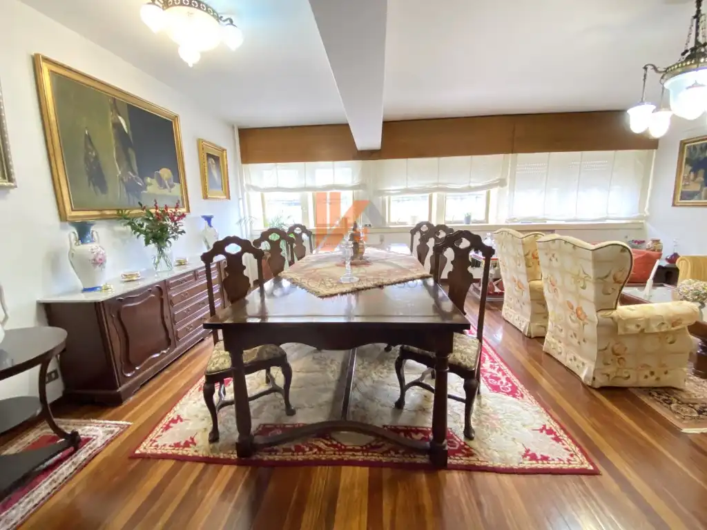 Comedor de Piso en venta en Santiago de Compostela  con Calefacción y Horno