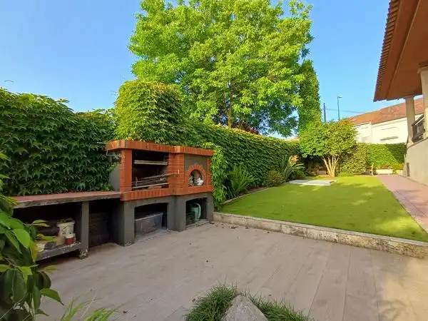 Jardí de Casa o xalet en venda en Vigo  amb Calefacció, Jardí privat i Parquet