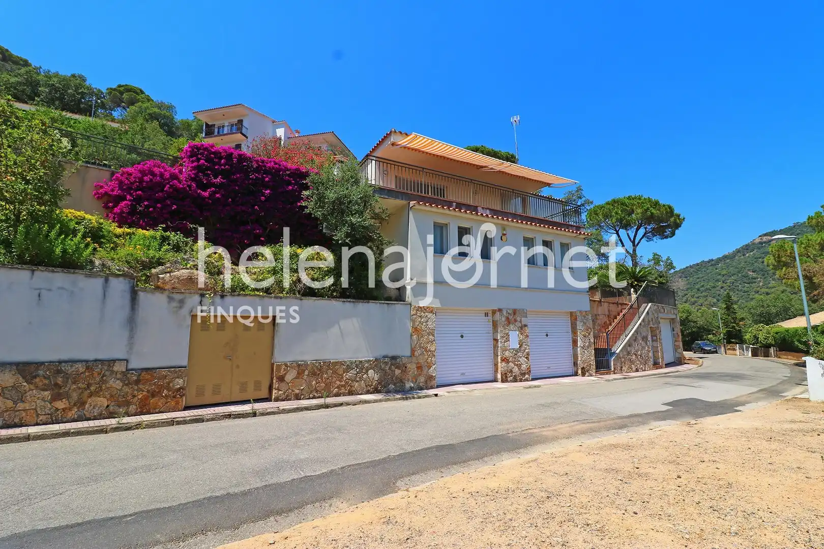 Vista exterior de Casa o chalet en venta en Llagostera con Calefacción y Piscina