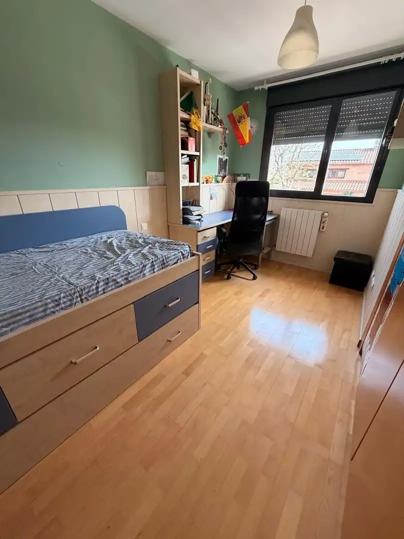 Habitación de Casa adosada en venta en Valdemoro con Aire acondicionado, Calefacción y Jardín privado