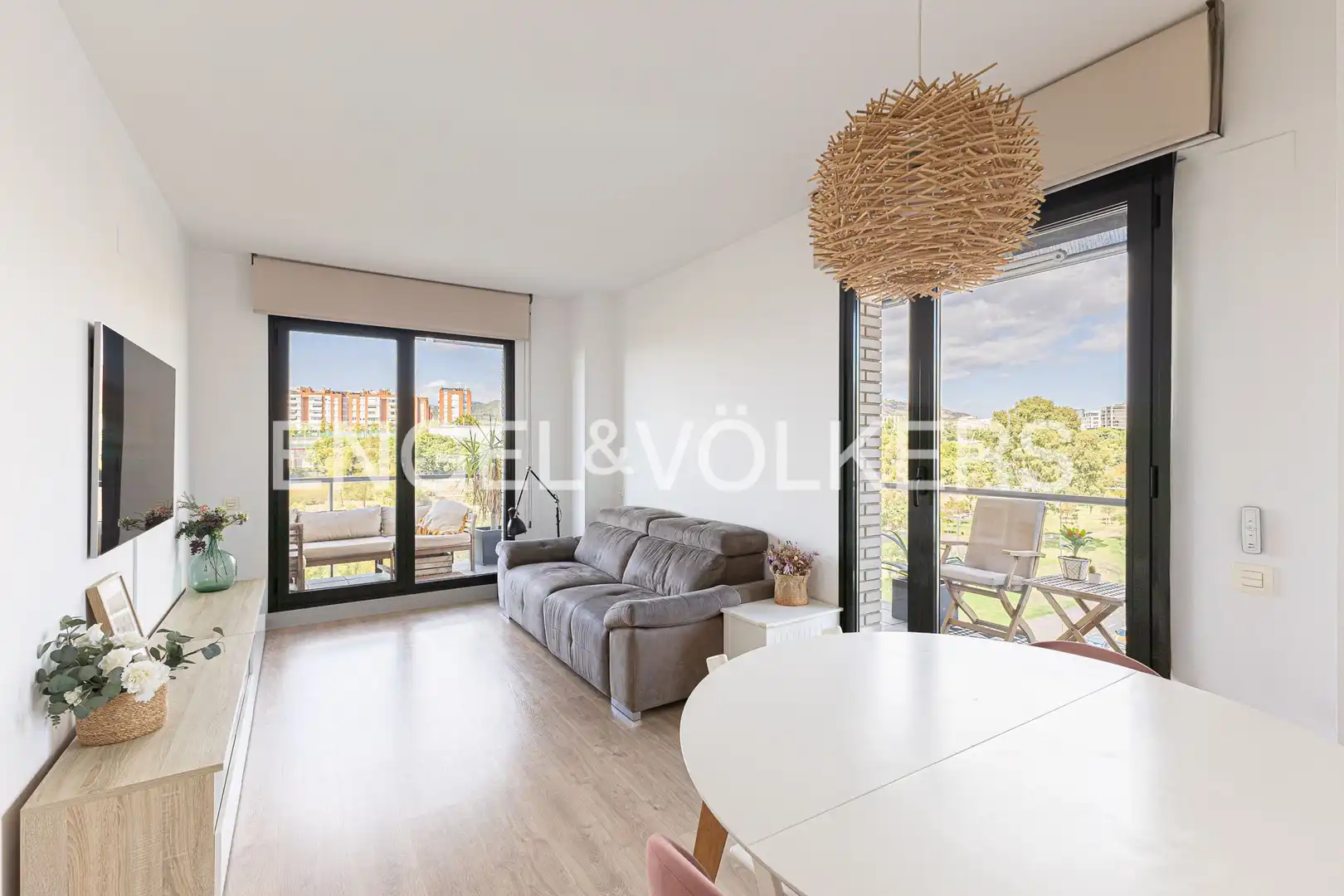 Vista exterior de Piso en venta en Sant Joan Despí con Aire acondicionado, Calefacción y Parquet