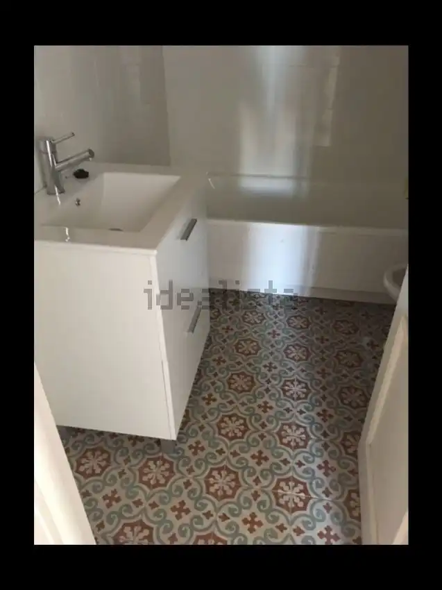 Badezimmer von Wohnung zur Miete in Sevilla mit Klimaanlage, Terrasse und Balkon