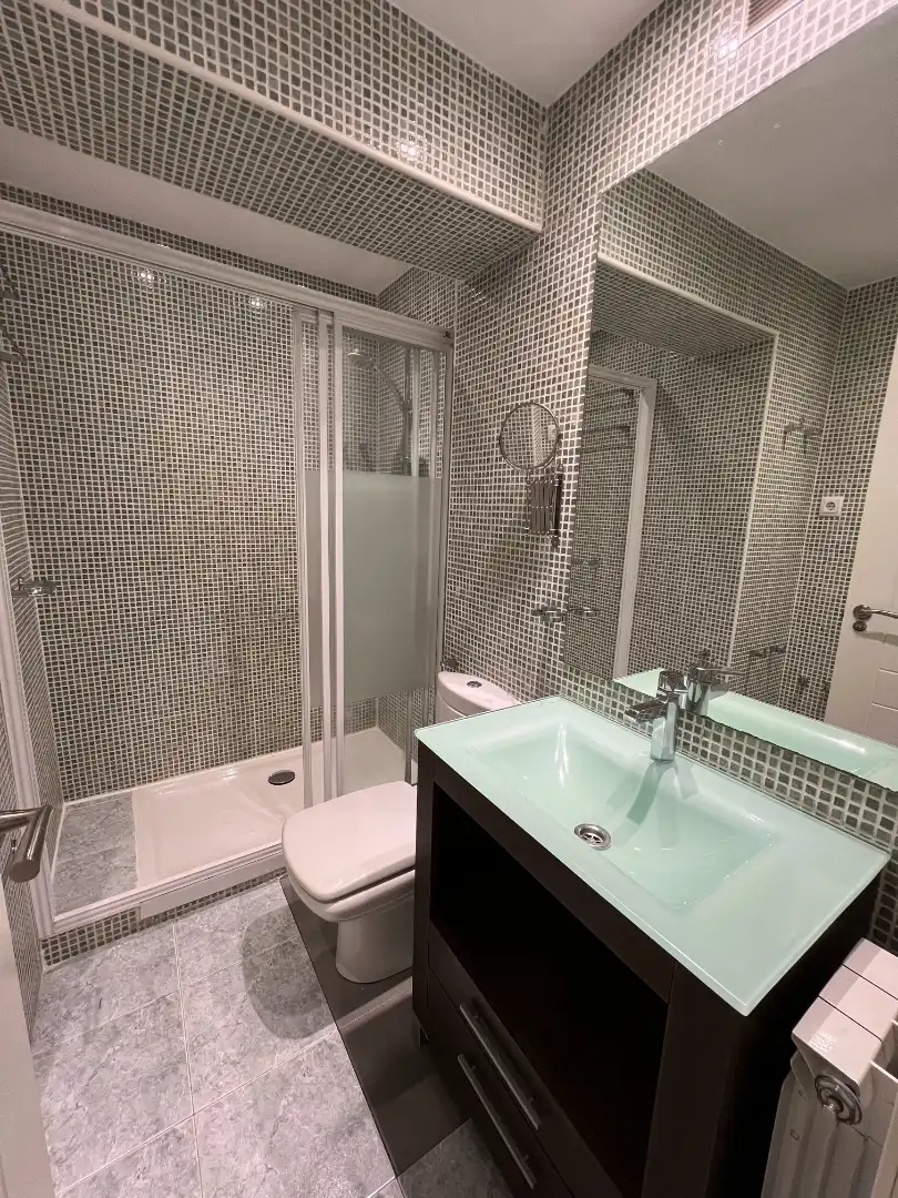 Baño de Piso en venta en Madrid con Aire acondicionado, Calefacción y Parquet