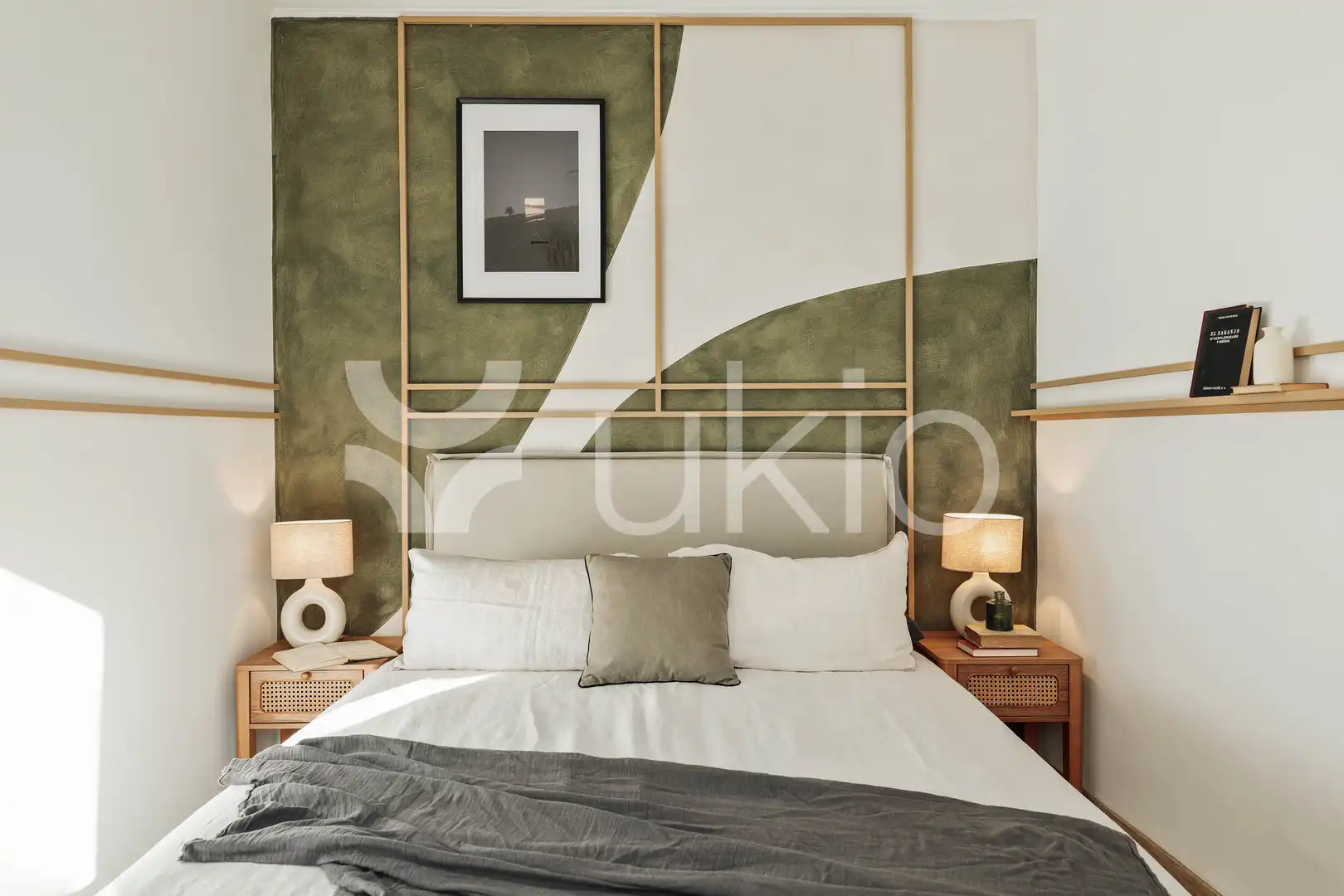 Dormitori de Apartament de lloguer en Barcelona amb Aire condicionat, Calefacció i Moblat