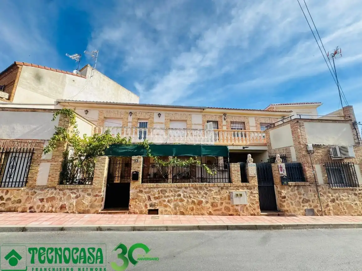Vista exterior de Casa adosada en venta en Guadamur, Toledo