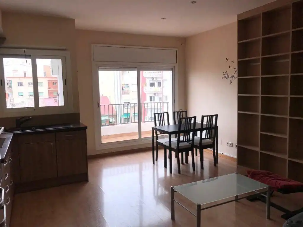 Dormitori de Àtic de lloguer en Barcelona amb Aire condicionat, Calefacció i Parquet