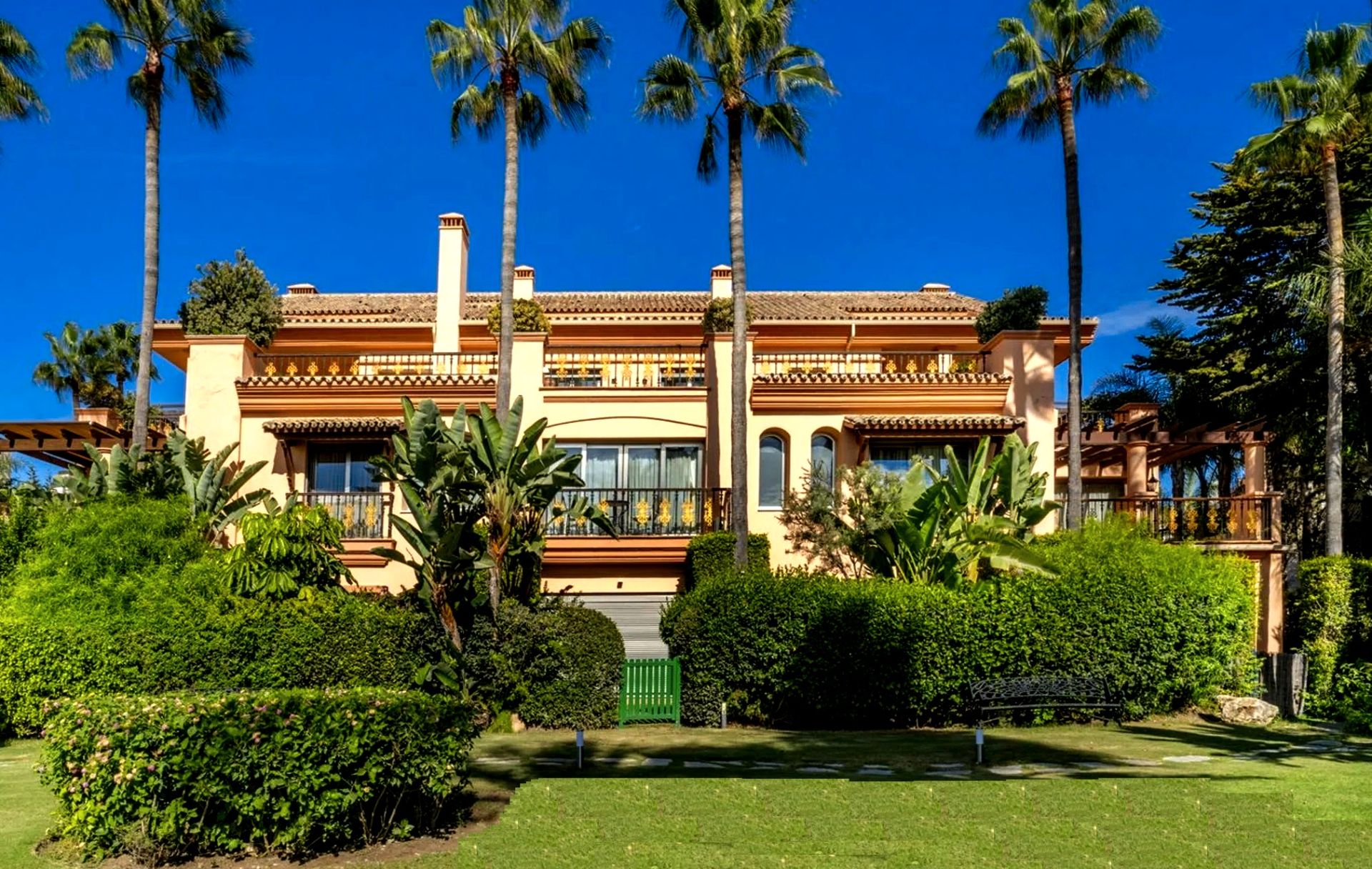 Planta baixa en venda a Puerto Banús