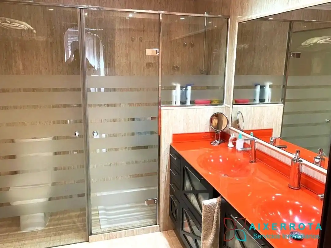 Bathroom of Flat for sale in Getxo   with Heating, Private garden and Terrace