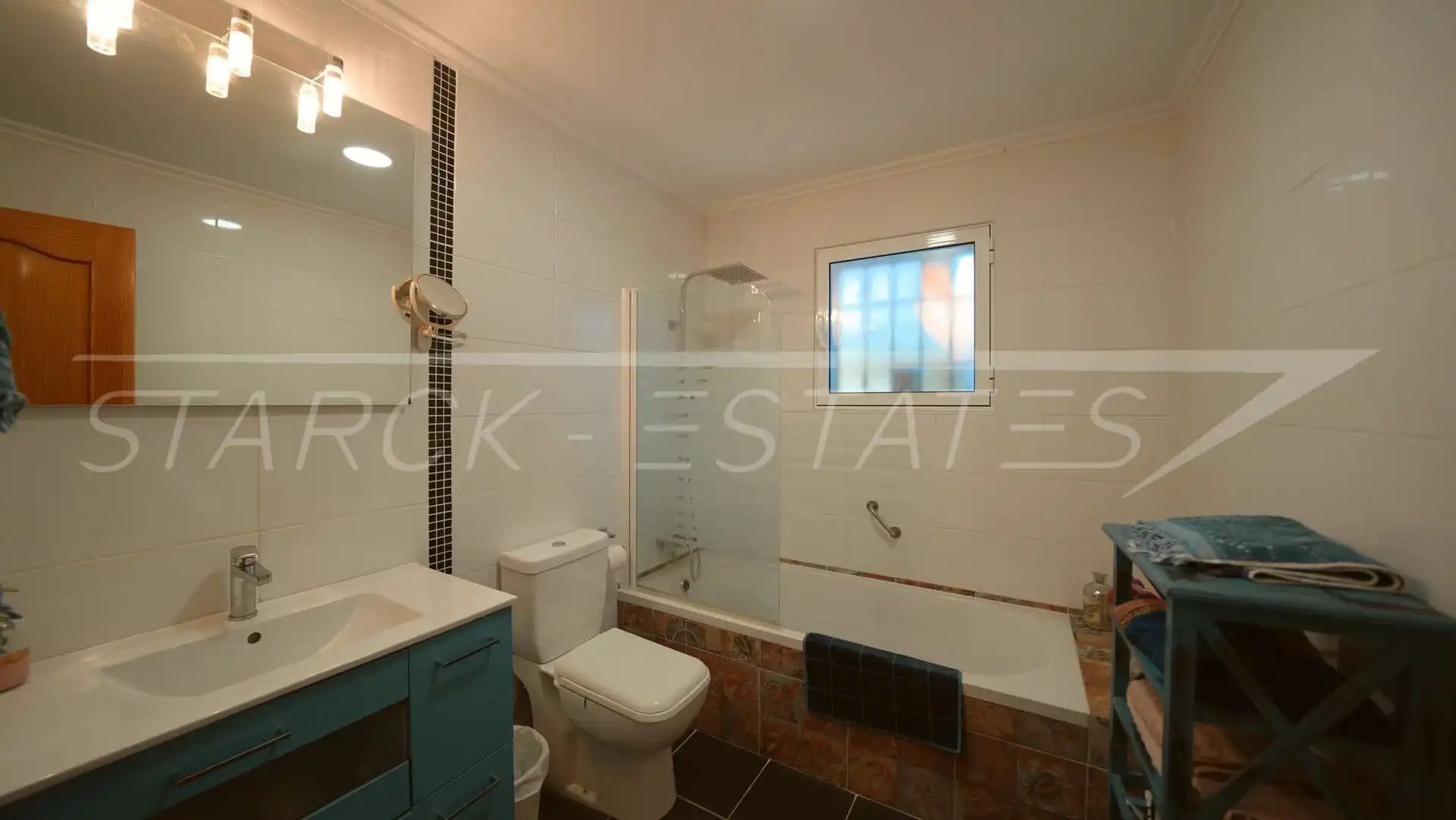 Bathroom of Houses for sale in El Ràfol d'Almúnia  with Air Conditioner, Private garden and Swimming Pool