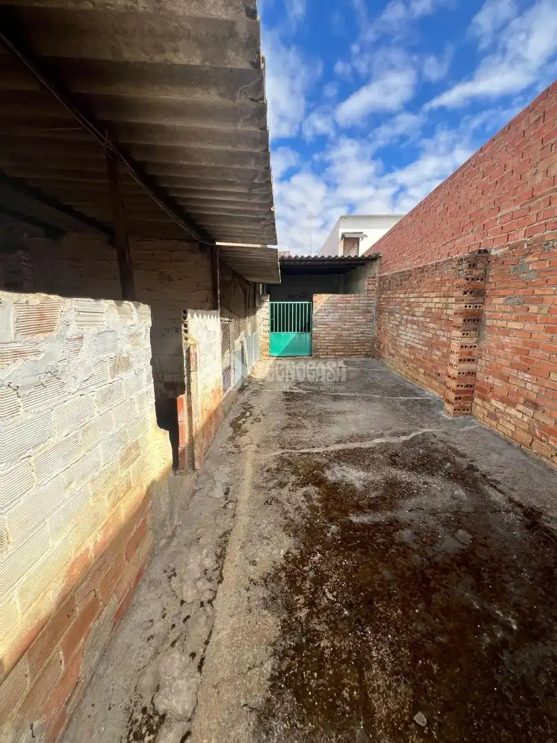 Wohnbaugrundstück zum Verkauf in Almonte ciudad
