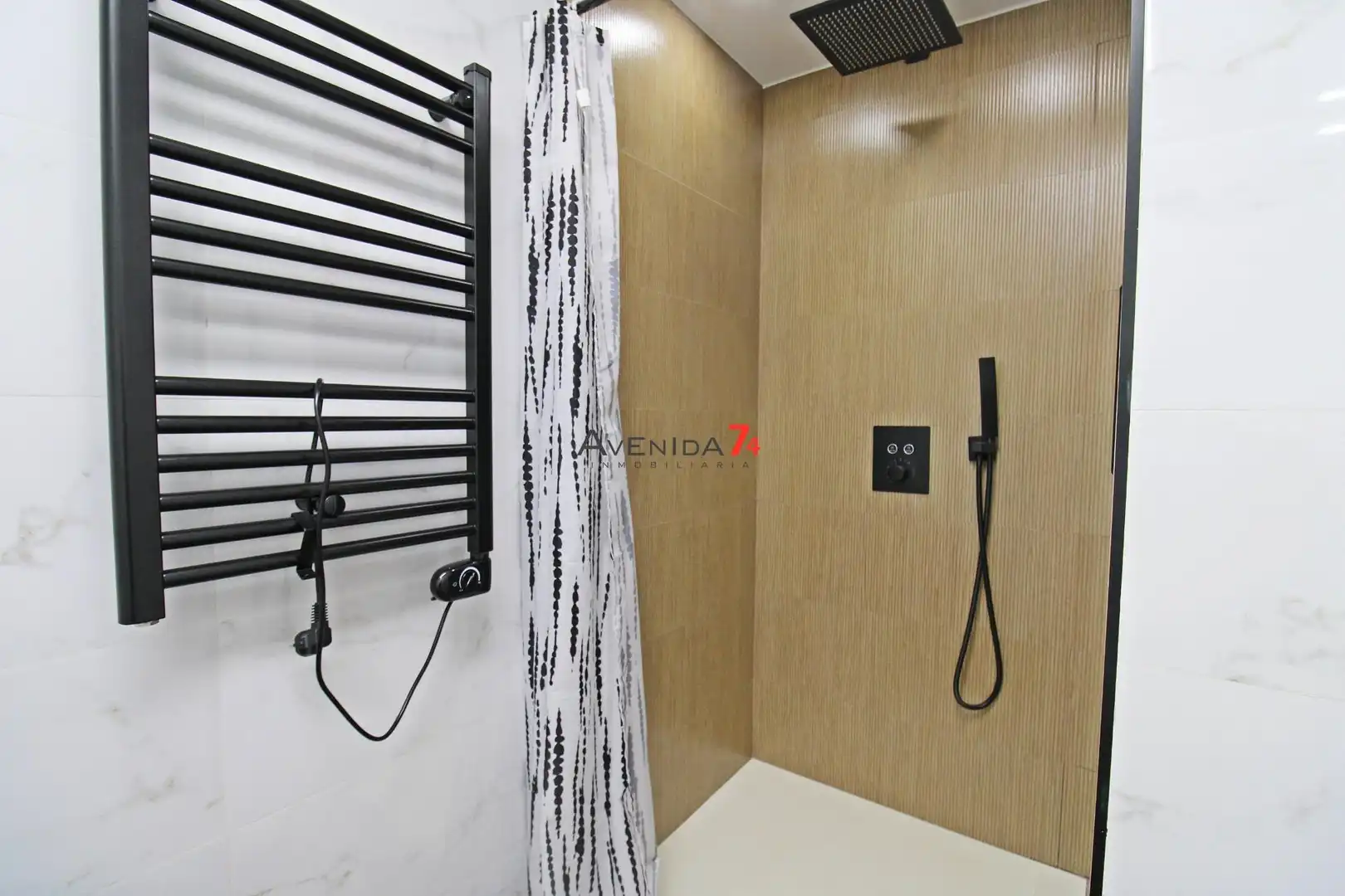 Badezimmer von Wohnung zum Verkauf in Lorca mit Klimaanlage, Heizung und Parkett