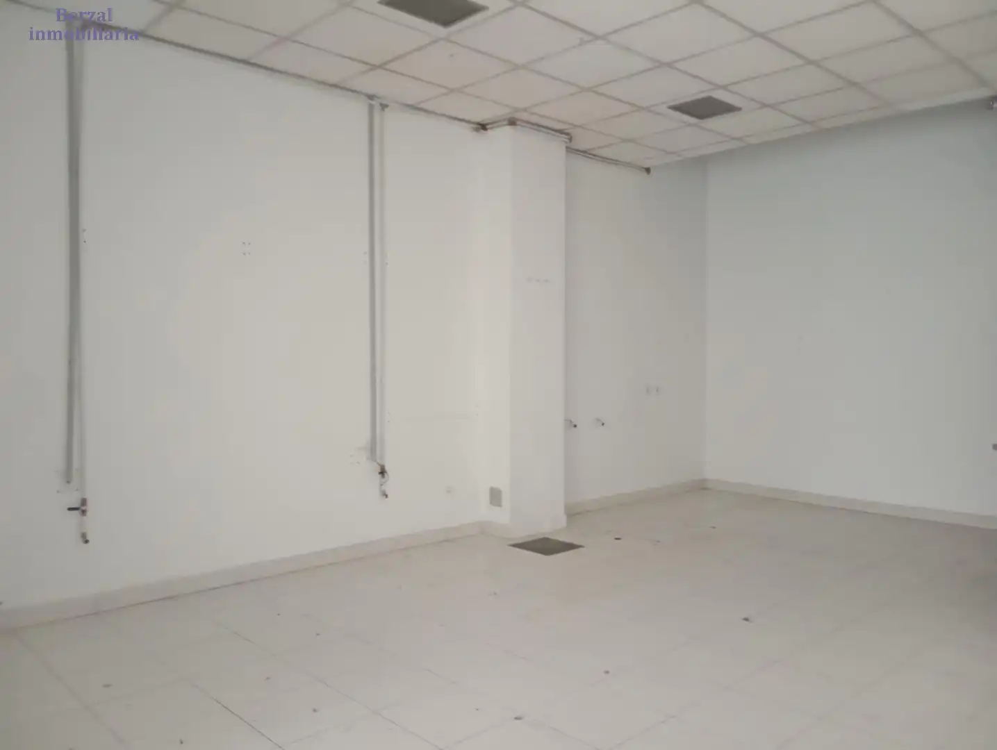 Geschaftsraum zur Miete in  Logroño