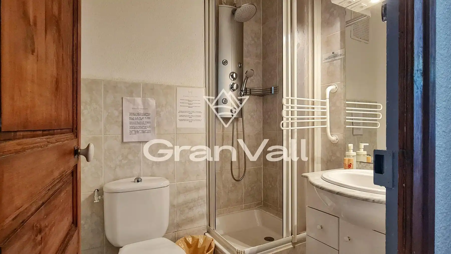 Baño de Edificio en venta en Latour - de - Carol