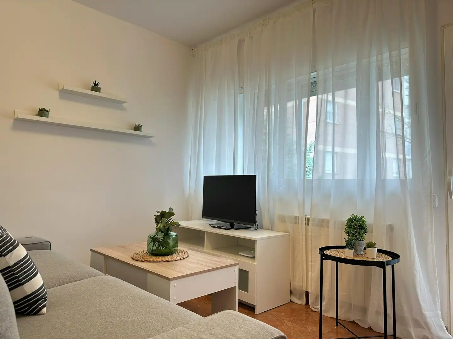 Bedroom of Flat for rent in Madrid  with Air Conditioner, Heating and Furnished