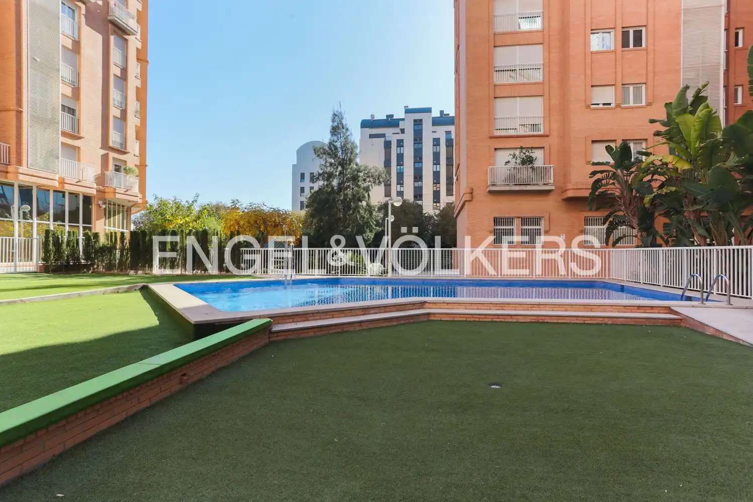 Piscina de Pis en venda en Valencia amb Aire condicionat, Calefacció i Terrassa