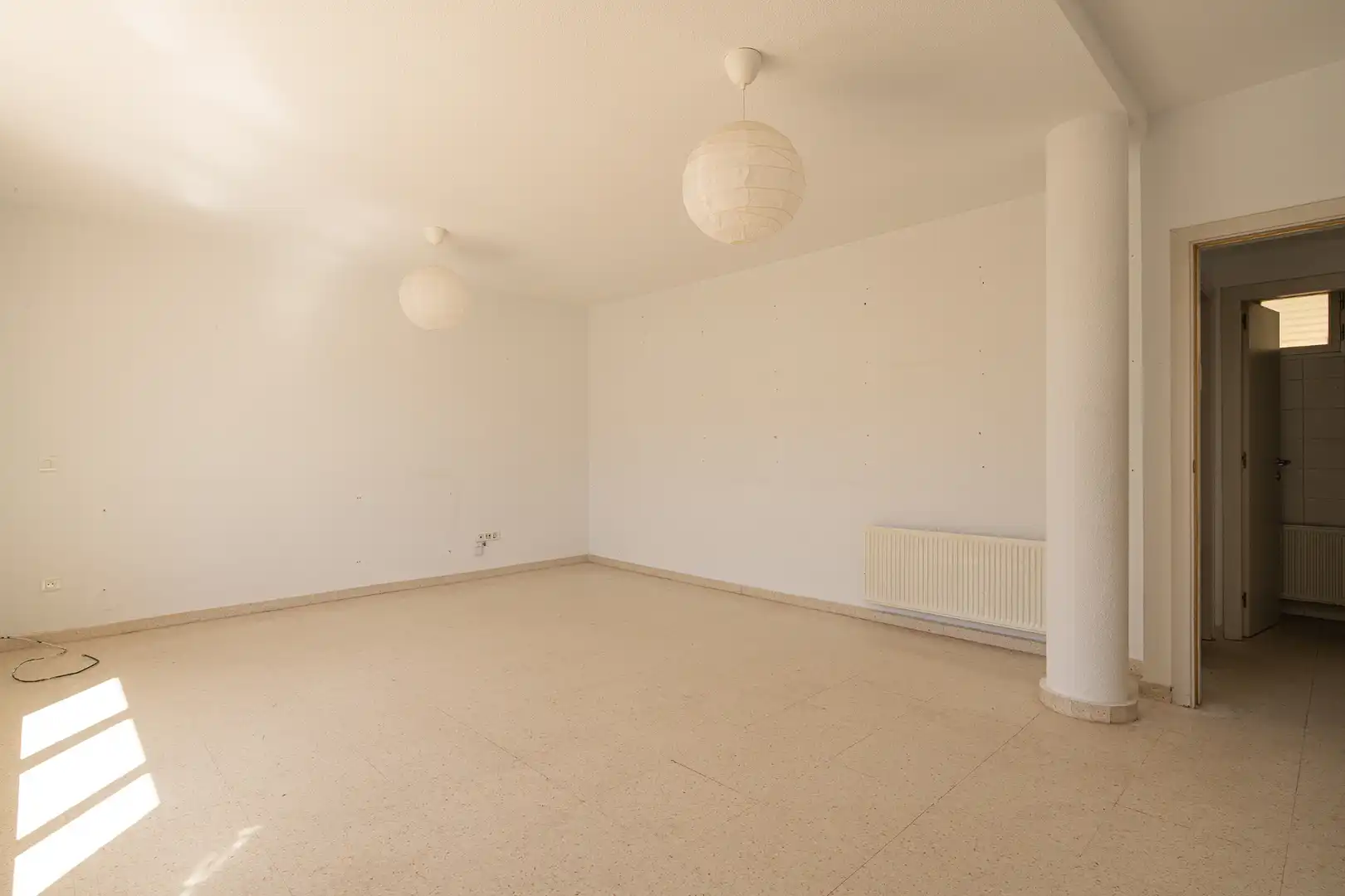 Sala de estar de Casa adosada en venta en Granada con Calefacción, Jardín privado y Terraza