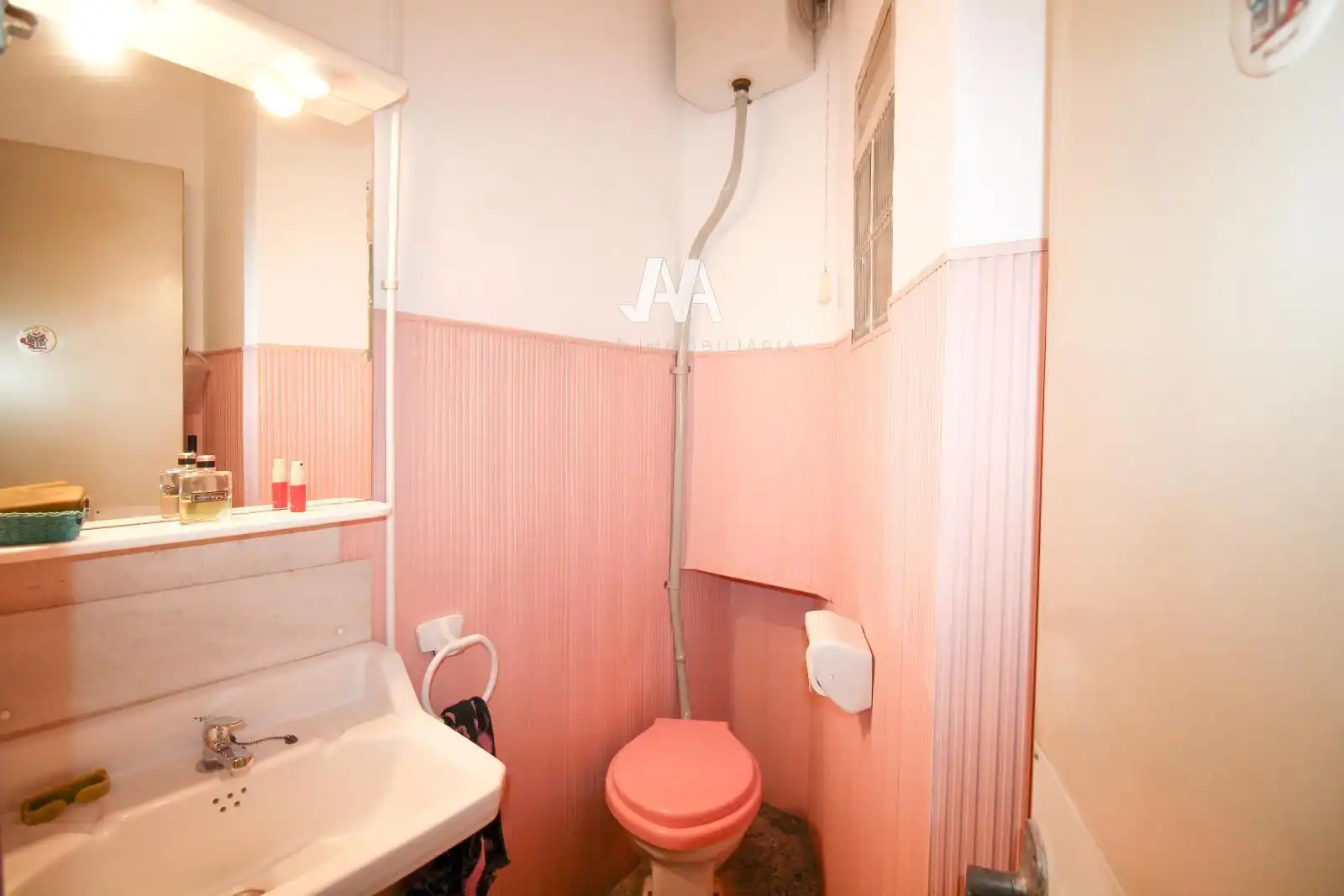 Baño de Casa adosada en venta en Vilanova del Camí con Aire acondicionado, Calefacción y Terraza