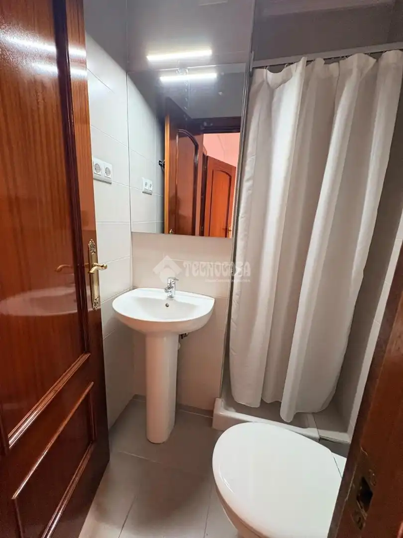 Bathroom of Flat for rent in Casco Antiguo