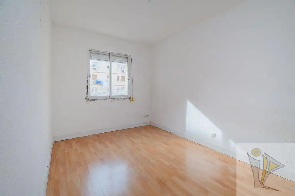 Bedroom of Flat for sale in Madrid