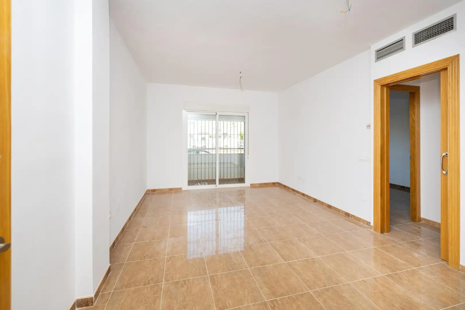 Piso en venta en Roquetas de Mar con Calefacción, Terraza y Balcón