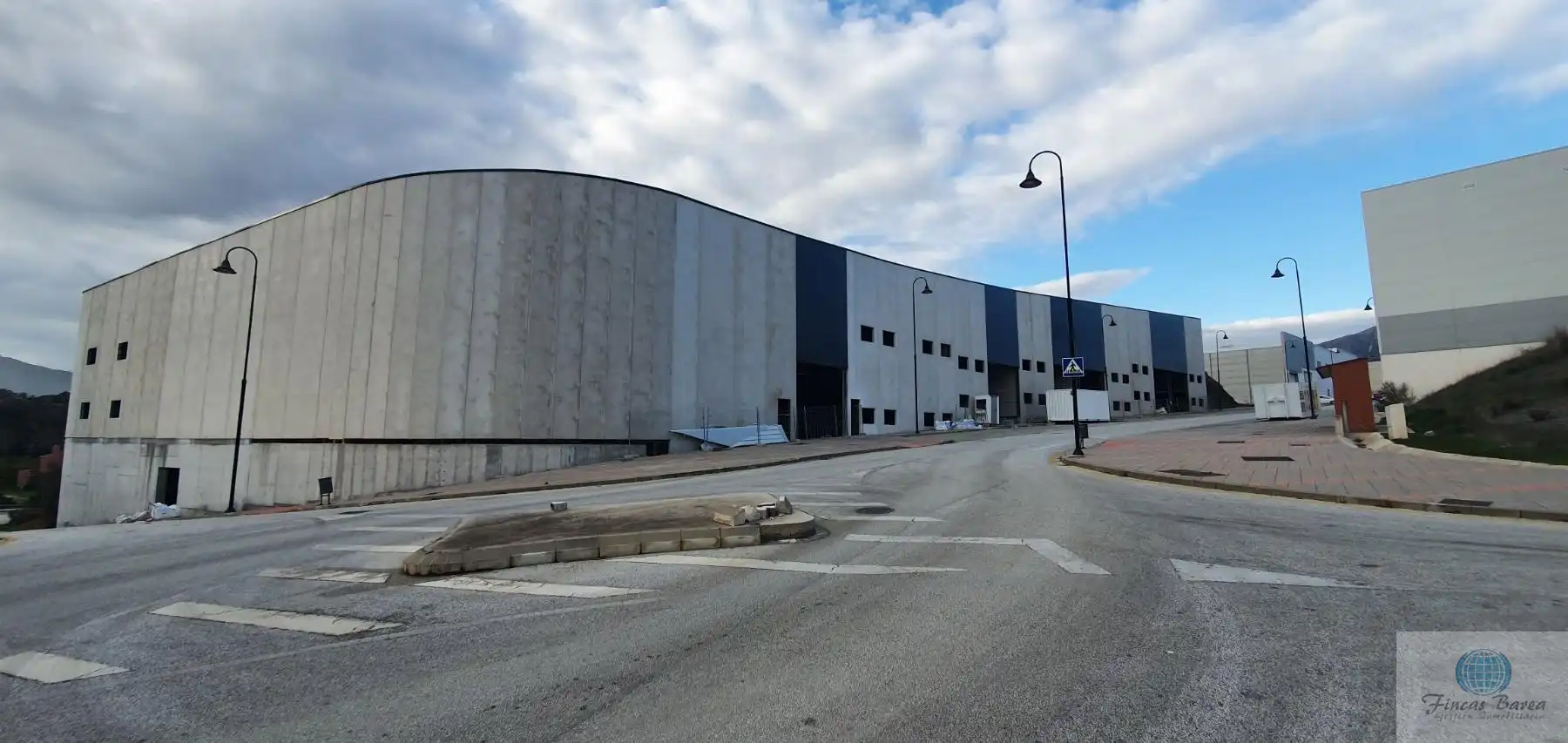 Außenansicht von Fabrikhallen zur Miete in Mijas