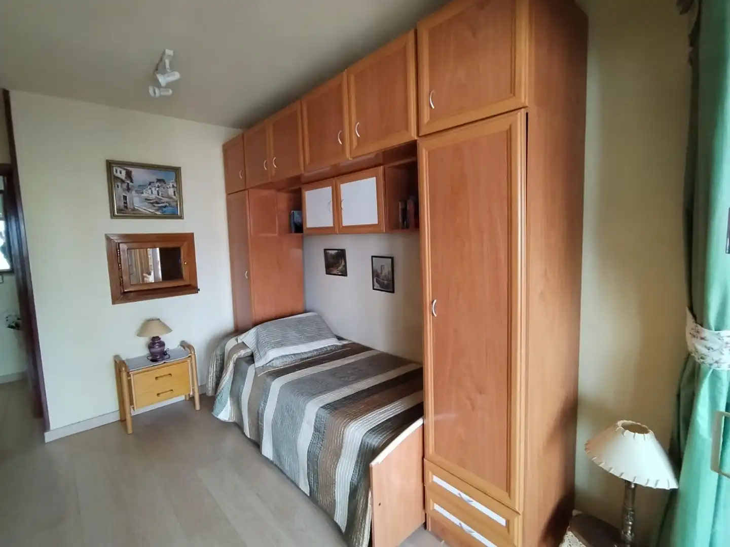 Habitación de Apartamento en venta en Benidorm con Aire acondicionado, Amueblado y Piscina comunitaria