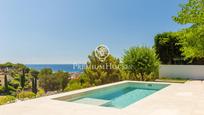 Vista exterior de Casa o xalet en venda en Arenys de Mar amb Aire condicionat, Calefacció i Jardí privat