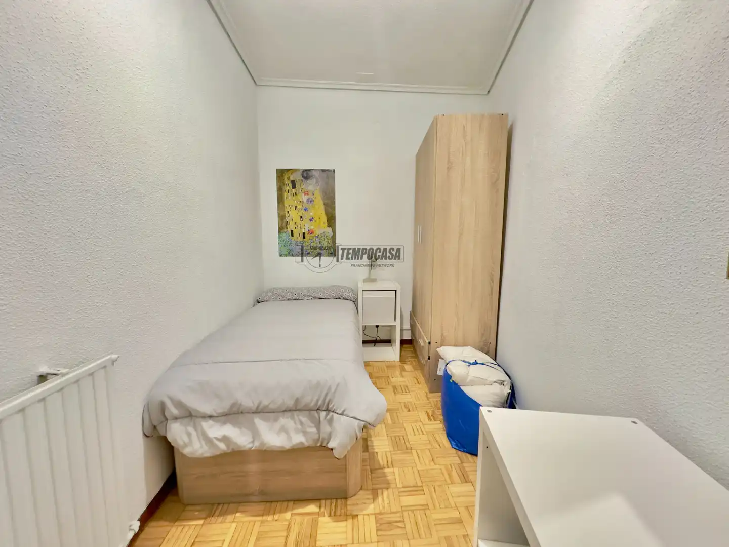 Bedroom of Flat for sale in Madrid  with Air Conditioner, Heating and Furnished