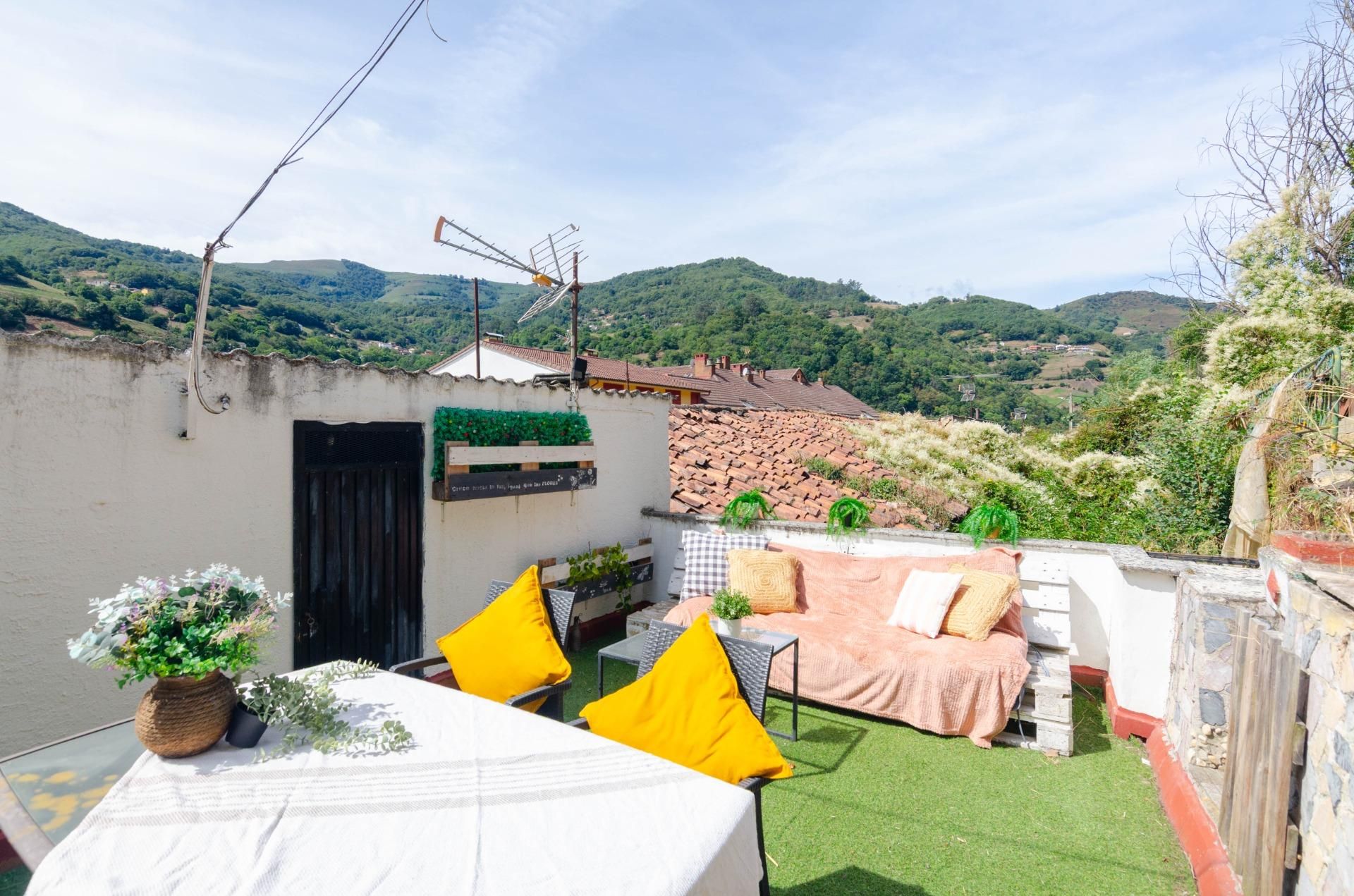 Terrassa de Casa o xalet en venda en Aller amb Calefacció i Terrassa