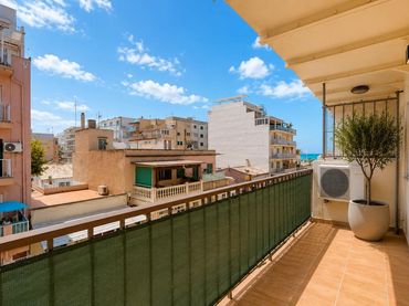 Flat with balcony for sale in Carrer de Trasimé