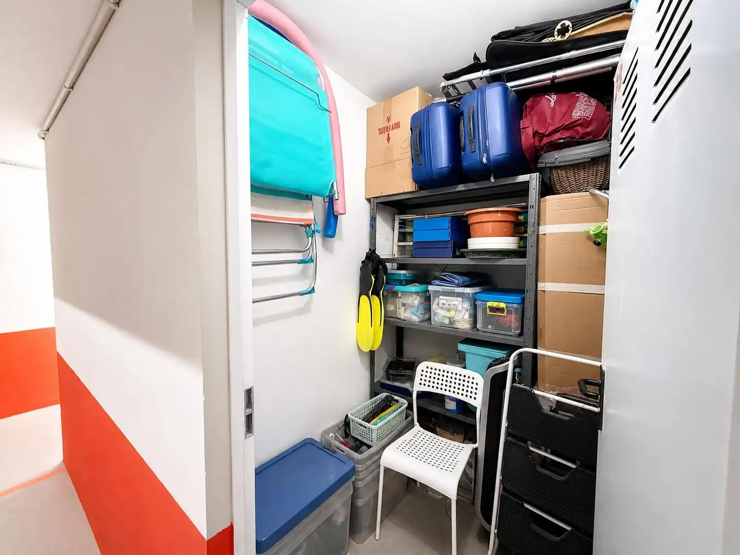 Wohnung zum Verkauf in Valencia mit Klimaanlage, Terrasse und Abstellraum
