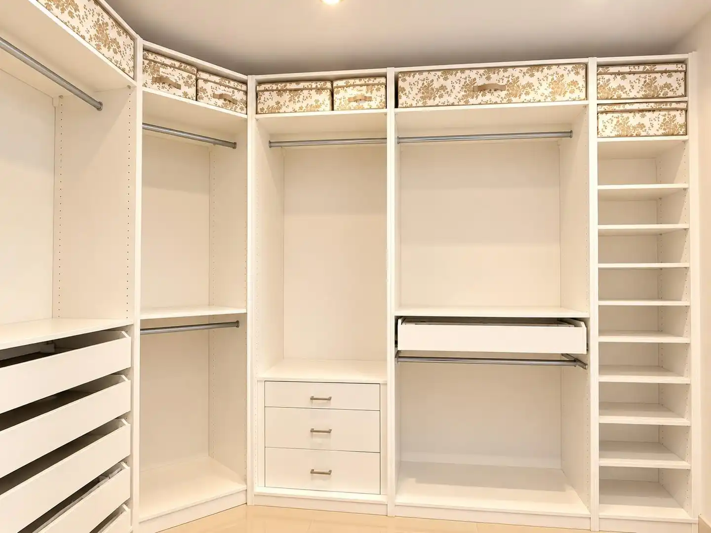 Bedroom of Houses for sale in Chiloeches, Guadalajara