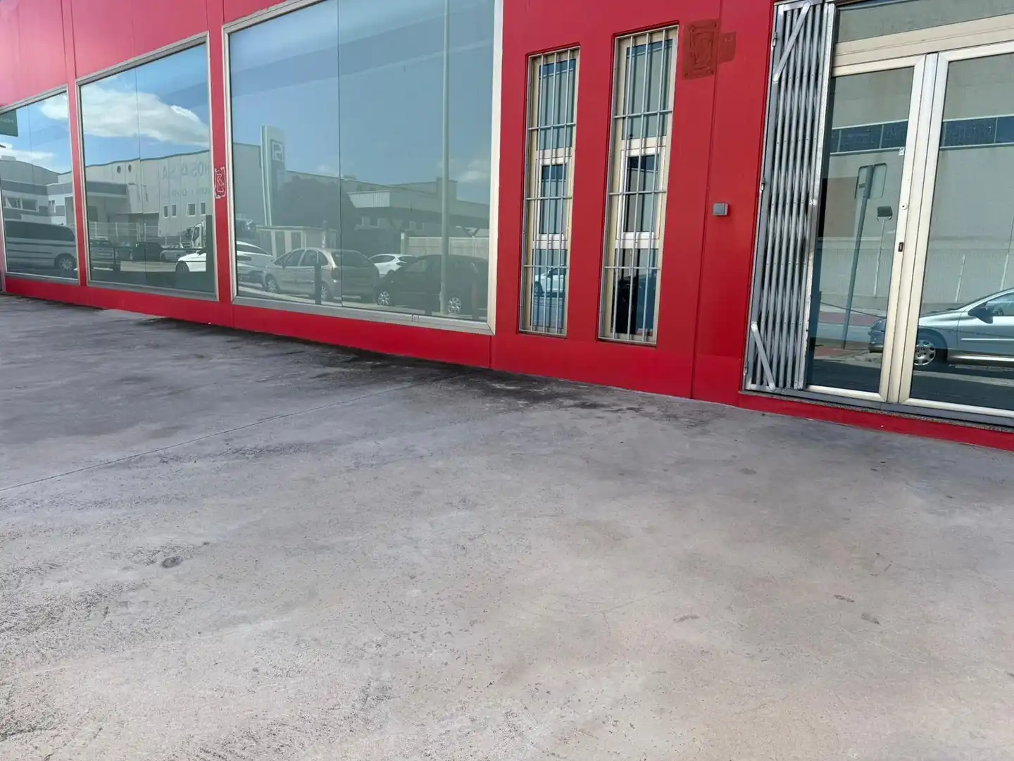 Außenansicht von Fabrikhallen zur Miete in Murcia