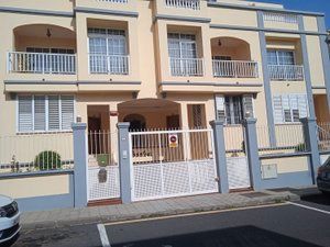 Vista exterior de Àtic en venda en San Cristóbal de la Laguna amb Terrassa i Balcó