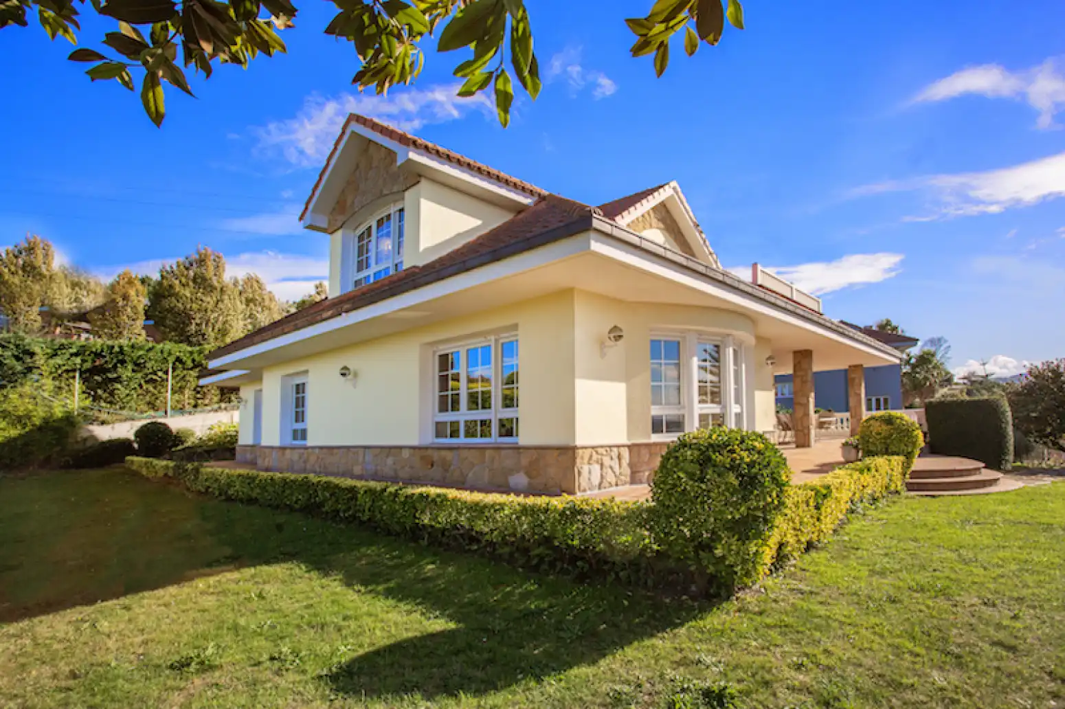 Vista exterior de Casa o chalet en venta en Gijón  con Calefacción, Parquet y Terraza