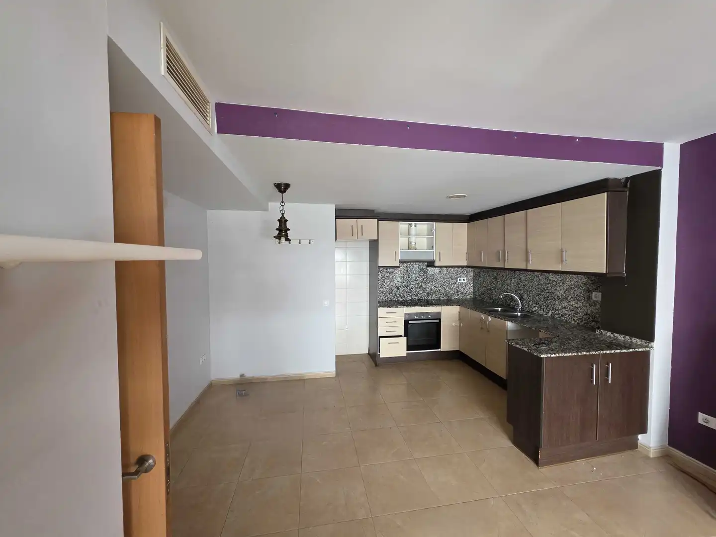 Küche von Wohnung zum Verkauf in Torredembarra mit Klimaanlage, Heizung und Balkon