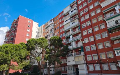 Vista exterior de Pis en venda en Alcorcón amb Terrassa