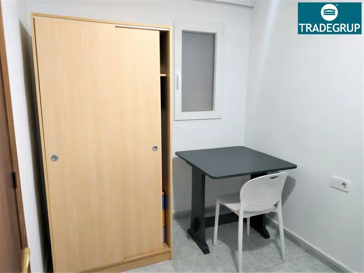 Habitación de Piso en venta en Igualada con Calefacción, Terraza y Amueblado