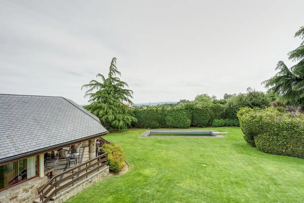 Jardí de Casa o xalet en venda en Sada (A Coruña) amb Calefacció, Jardí privat i Parquet