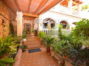 Xalet amb jardí en venda a Ponent