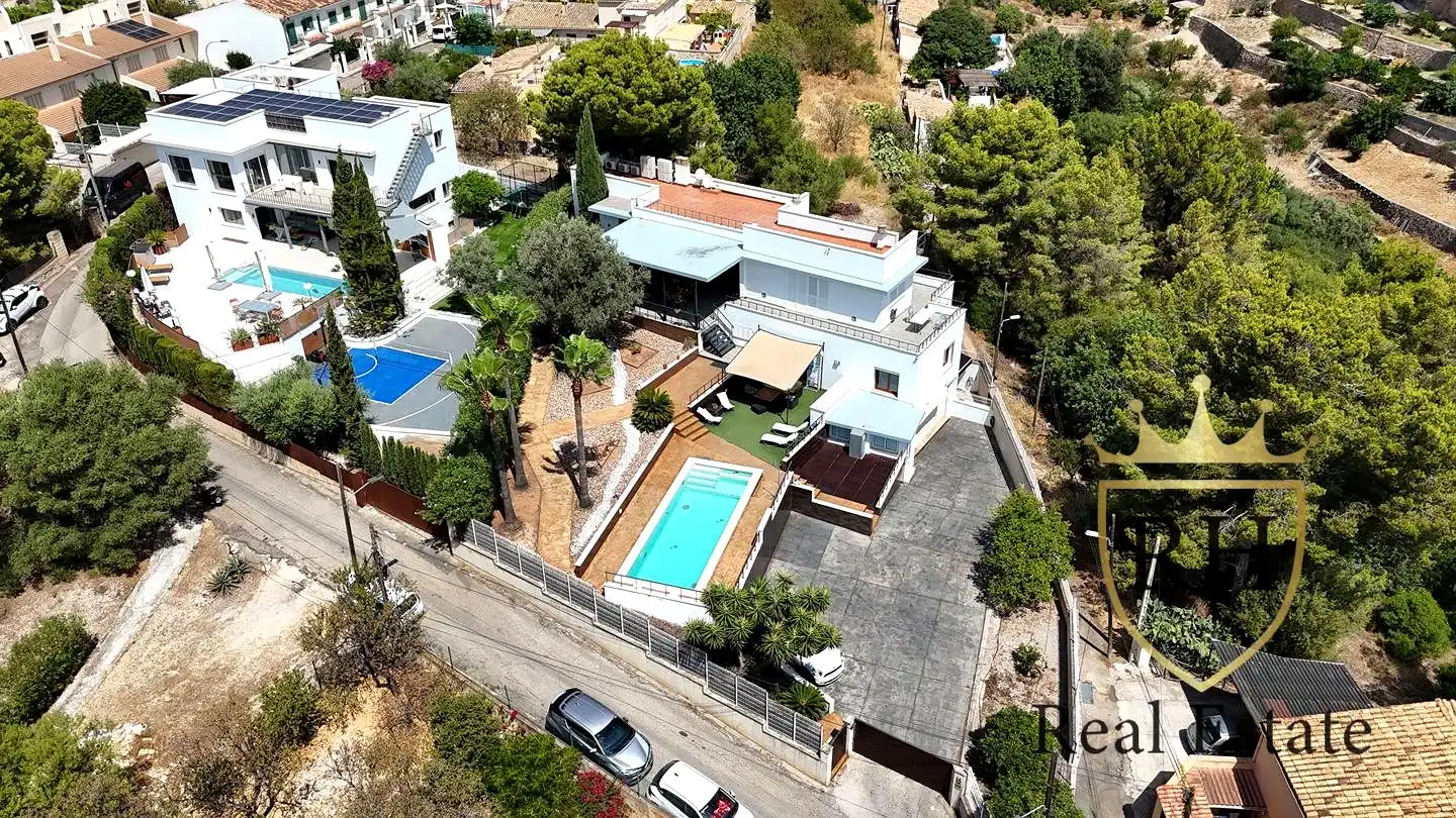 Vista exterior de Casa o xalet en venda en  Palma de Mallorca amb Aire condicionat, Calefacció i Jardí privat
